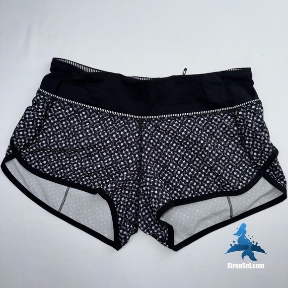 1047 lululemon Run: Speed Short - Size 4 - Black/White Dottie Eyelet Pattern - Picture 2 of 15